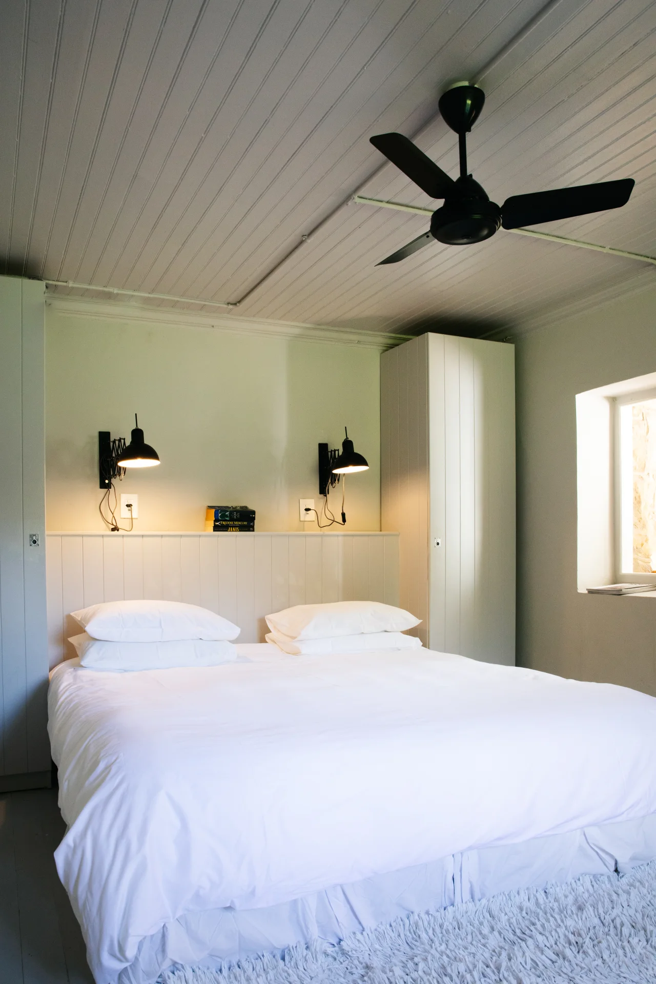 Olive's Cottage with walled courtyard at InAweStays, Gardens, Cape Town